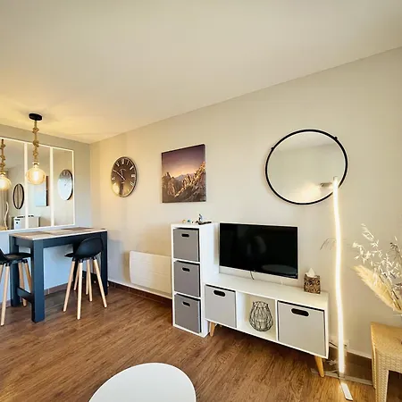 La Perle Blanche Apartment *